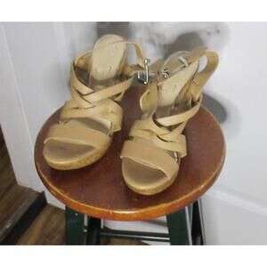 Tan Jessica Simpson Wedge dress shoes